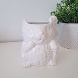 NWOT White Squirrel Shaped Coffee Tea Mug, Size 18oz
